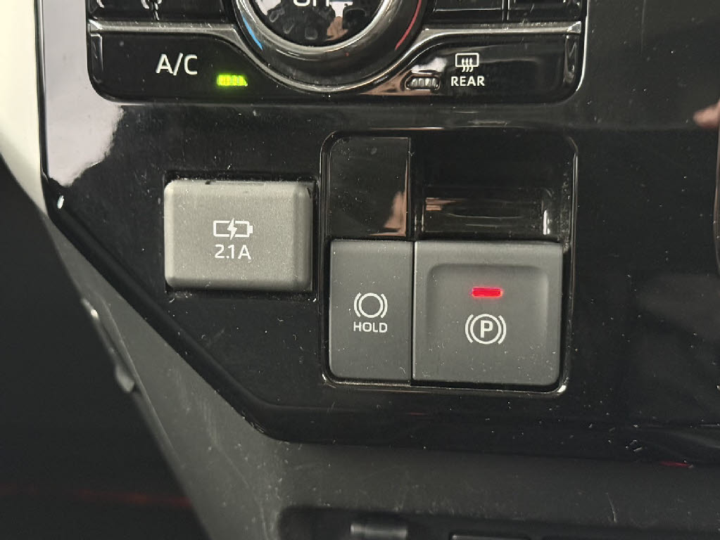 トヨタ ルーミー ｶｽﾀﾑG 4WD