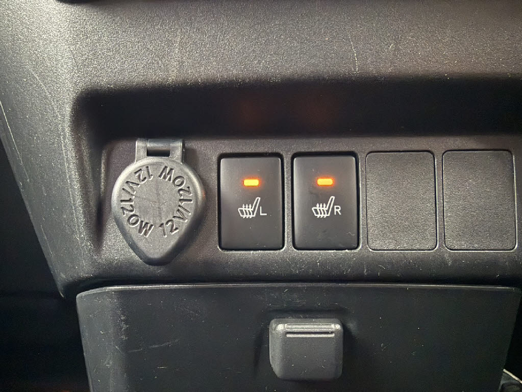 トヨタ ルーミー ｶｽﾀﾑG 4WD