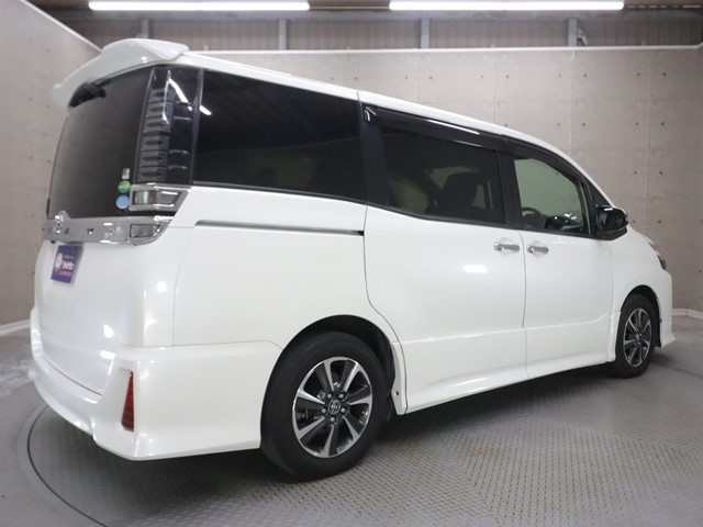 トヨタ ヴォクシー ＺＳ煌