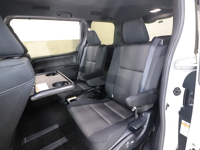 トヨタ ヴォクシー ＺＳ煌