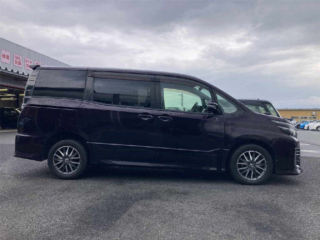 トヨタ ヴォクシー ZS