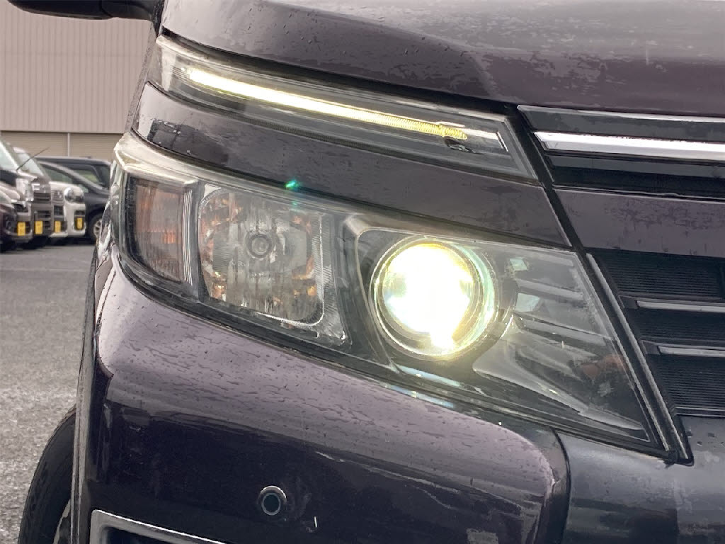 トヨタ ヴォクシー ZS