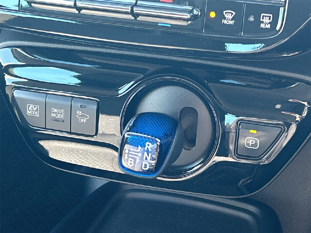 トヨタ プリウス S