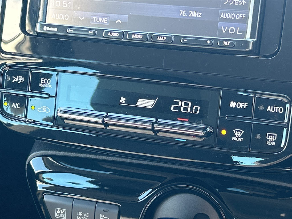 トヨタ プリウス S