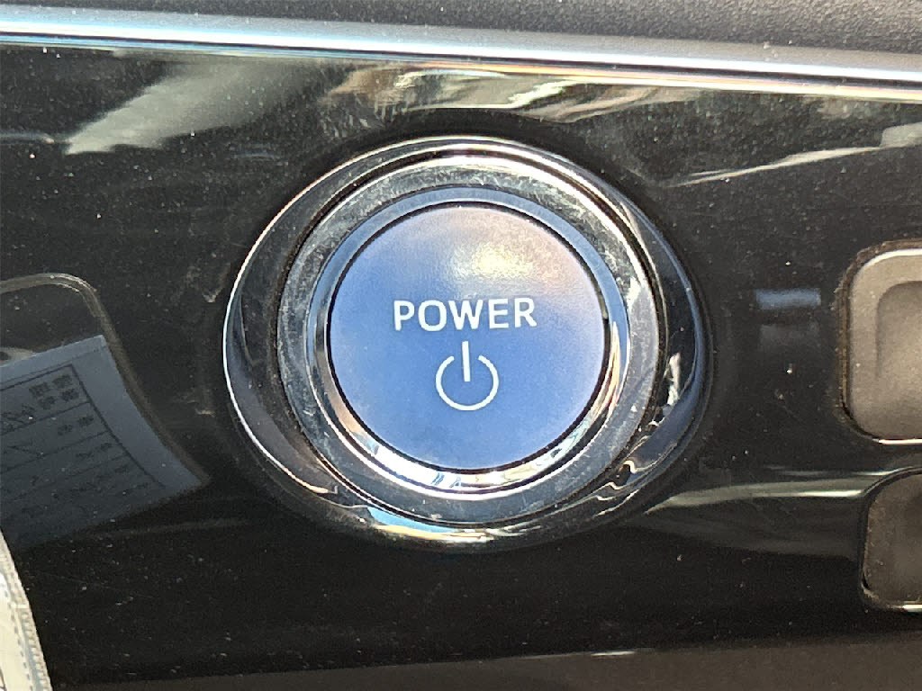 トヨタ プリウス S