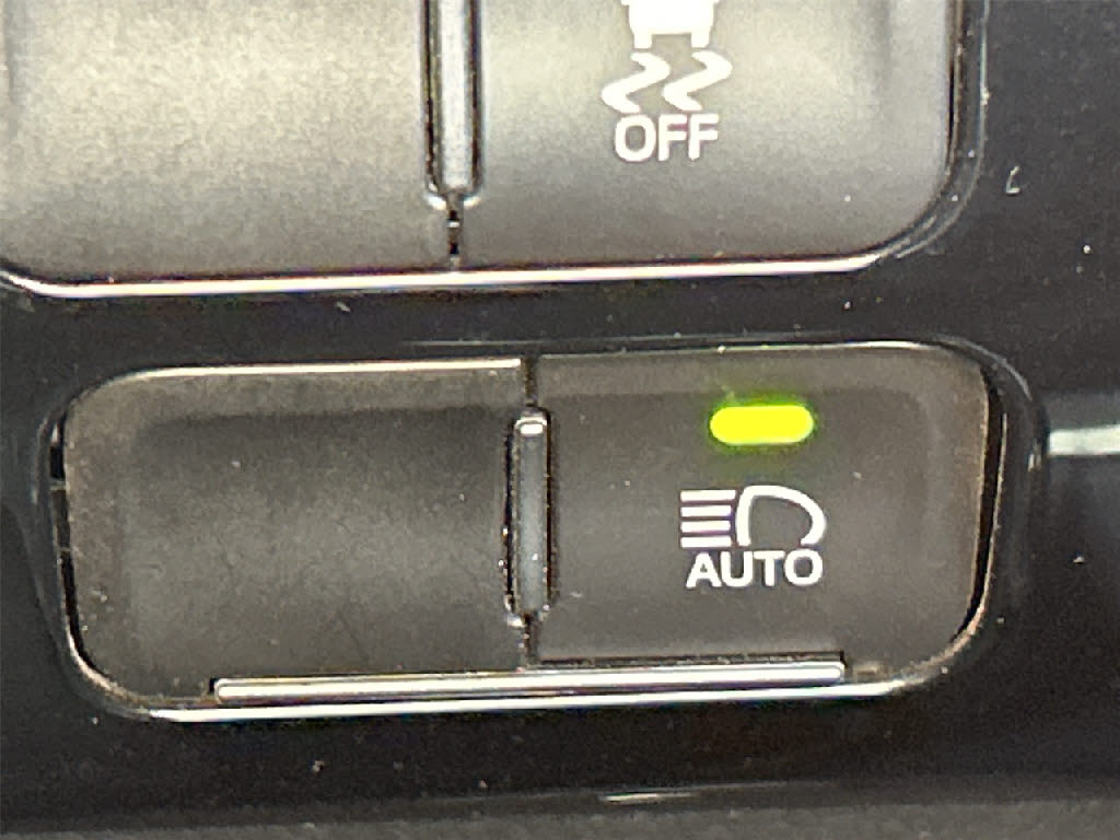 トヨタ プリウス S