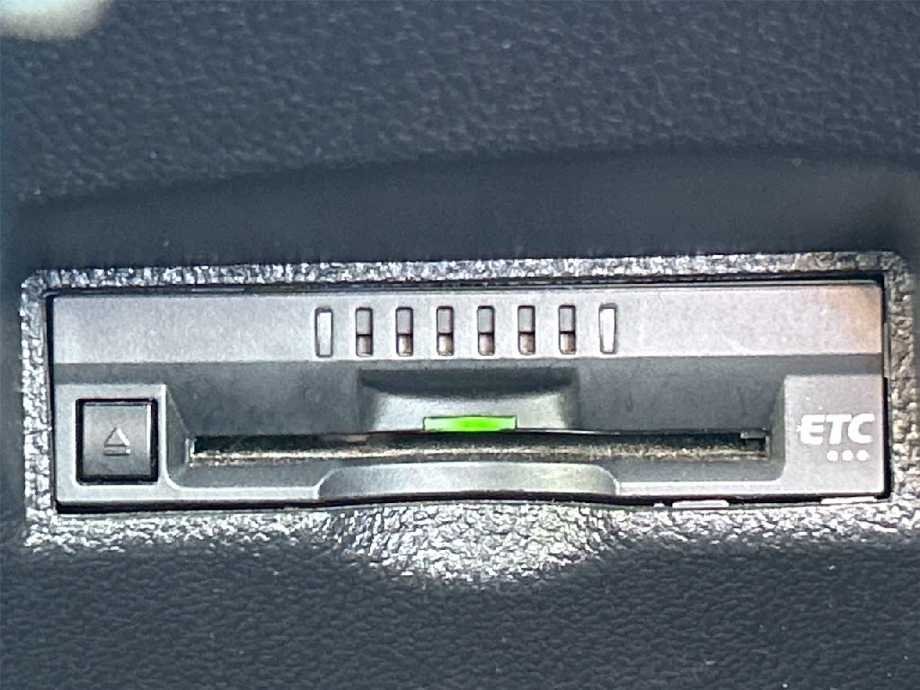 トヨタ プリウス S