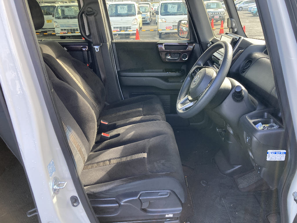 ホンダ Ｎ　ＢＯＸカスタム G-Lﾎﾝﾀﾞｾﾝｼﾝｸﾞ