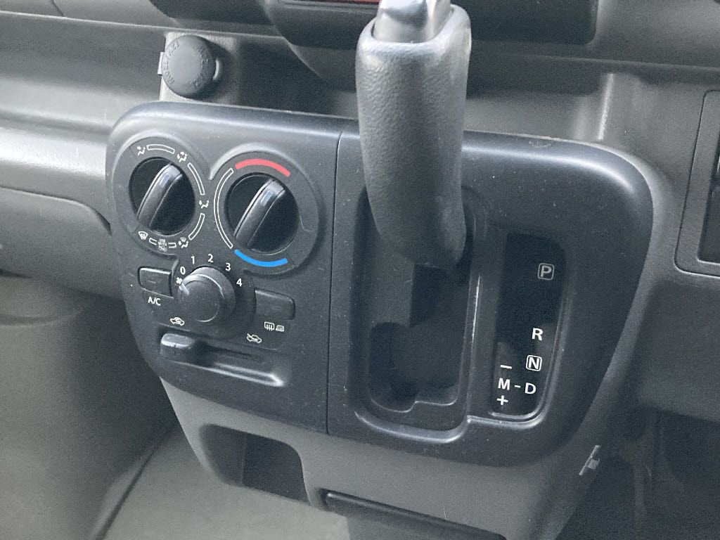 マツダ スクラムＶ ﾊﾞｽﾀｰ 4WD