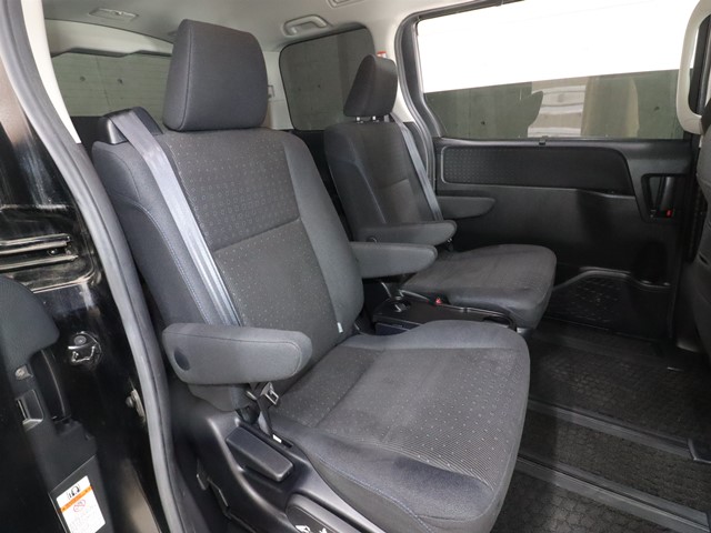 トヨタ ｳﾞｫｸｼｰﾊｲﾌﾞﾘｯﾄﾞ V