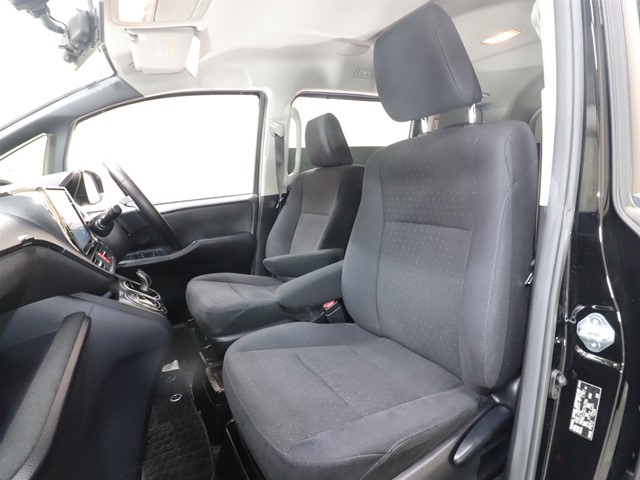 トヨタ ｳﾞｫｸｼｰﾊｲﾌﾞﾘｯﾄﾞ V