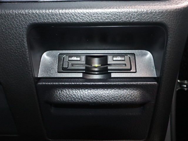 トヨタ ｳﾞｫｸｼｰﾊｲﾌﾞﾘｯﾄﾞ V