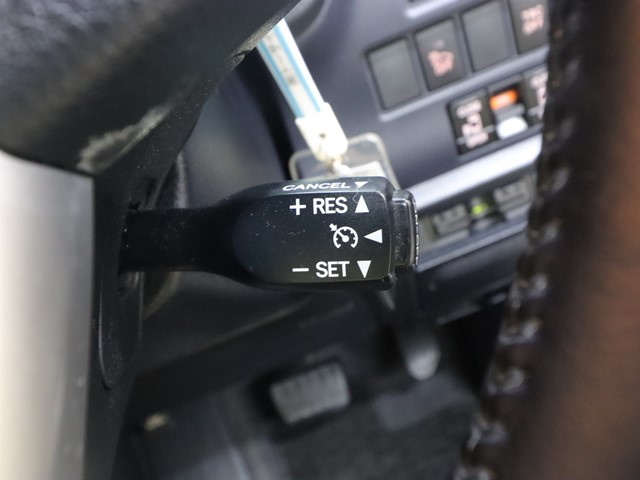 トヨタ ｳﾞｫｸｼｰﾊｲﾌﾞﾘｯﾄﾞ V