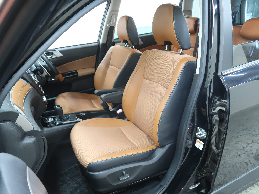 スバル ｴｸｼｰｶﾞ ｸﾛｽｵｰﾊﾞｰ7 2.5iｱｲｻｲﾄ