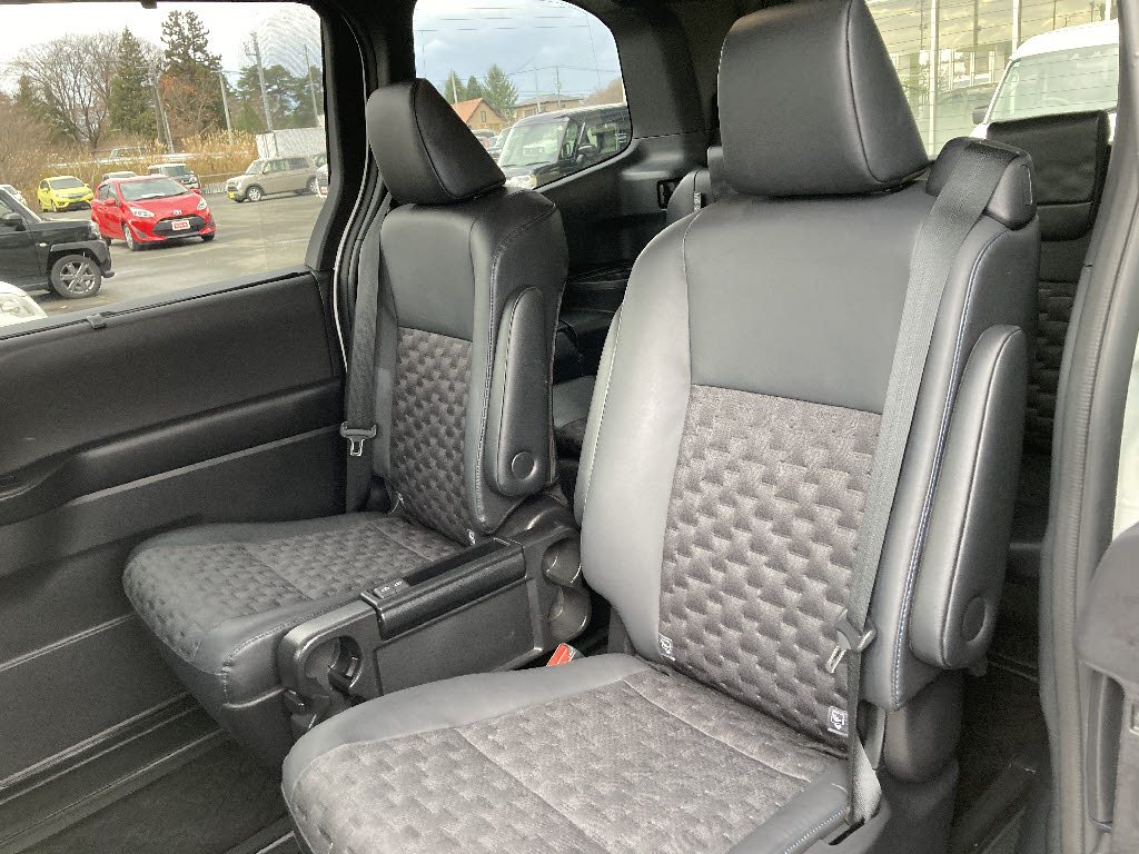 トヨタ ヴォクシー S-Z 4WD