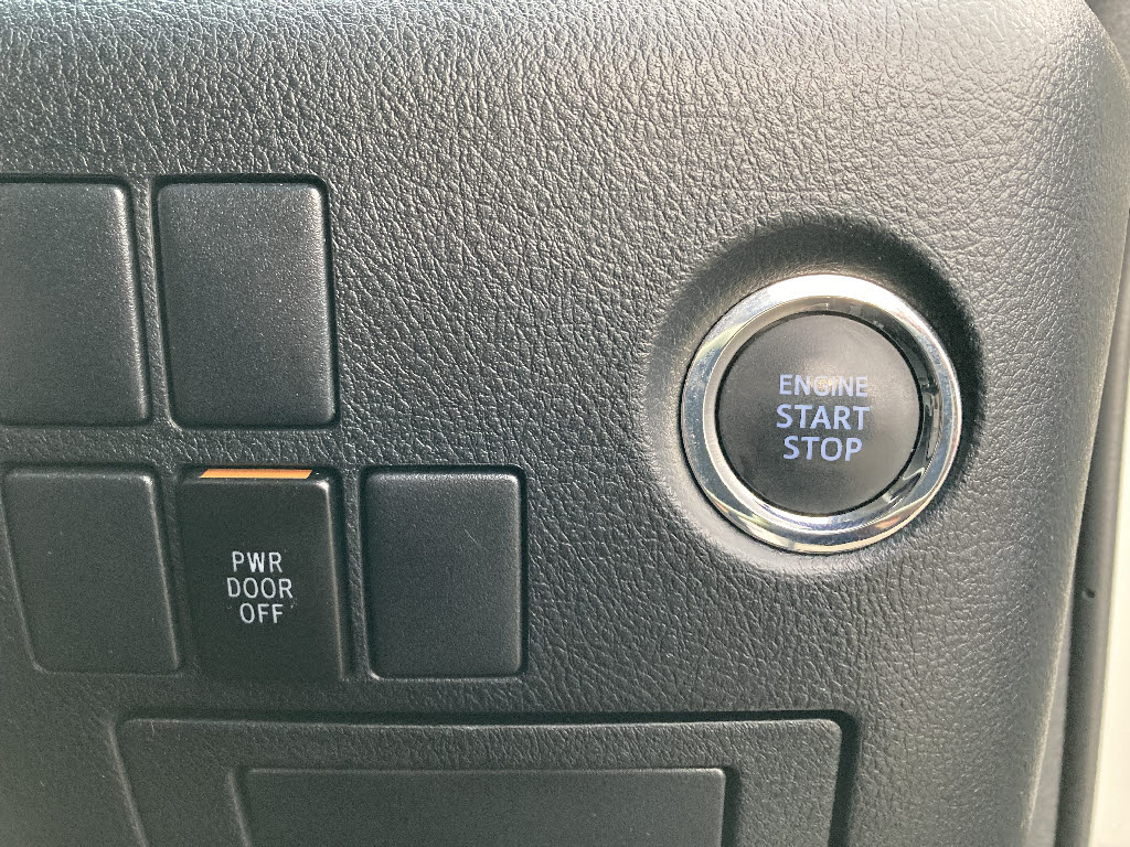 トヨタ アルファード 2.5S-Aﾊﾟｯｹｰｼﾞ 4WD