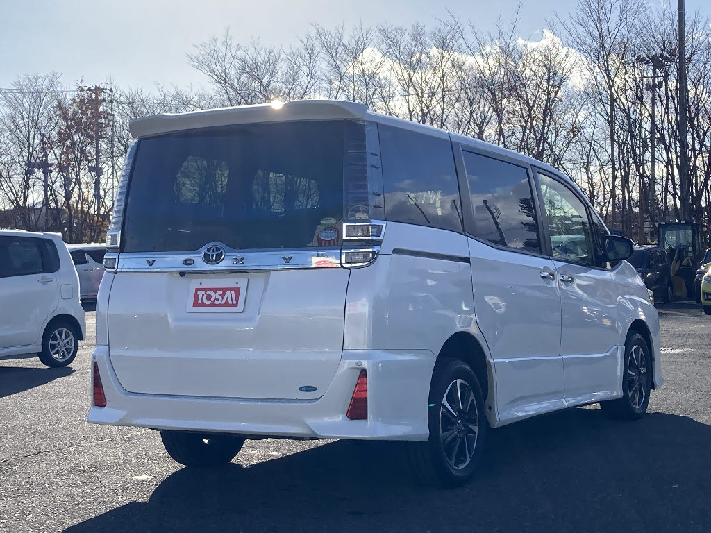 トヨタ ヴォクシー ＺＳ煌