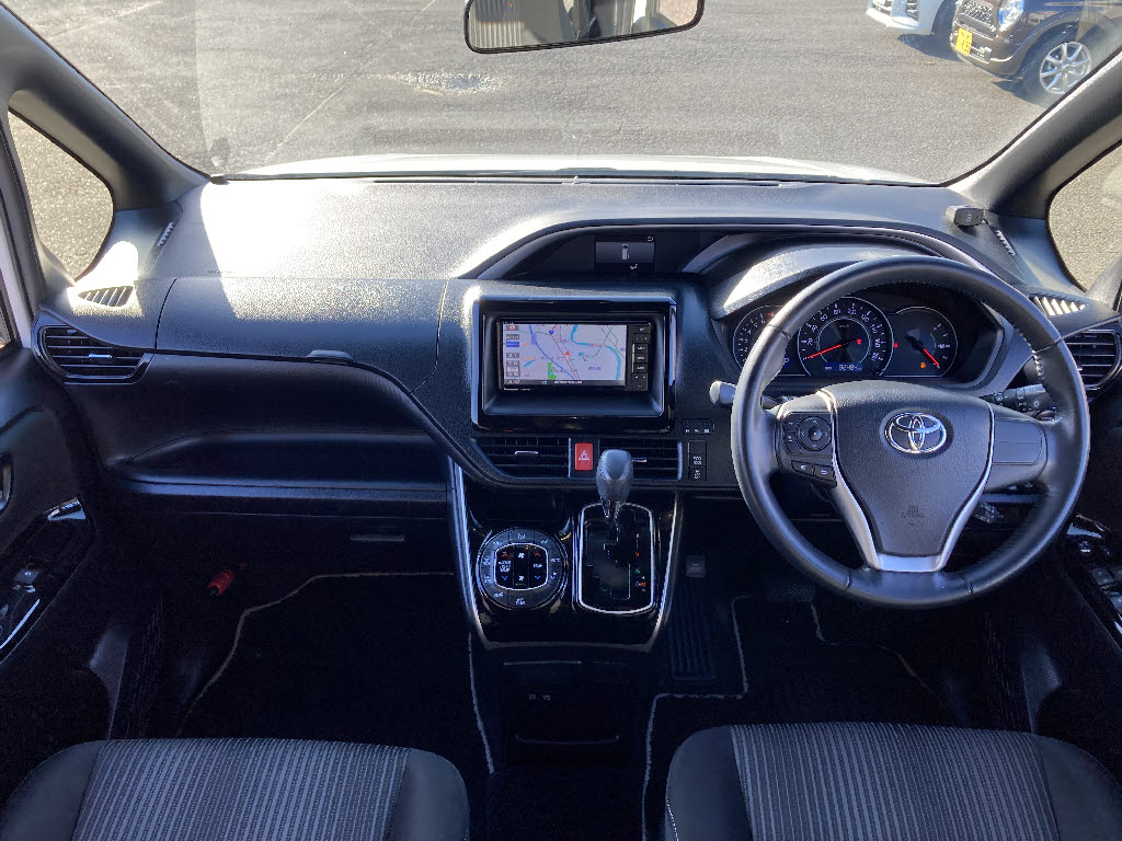 トヨタ ヴォクシー ＺＳ煌