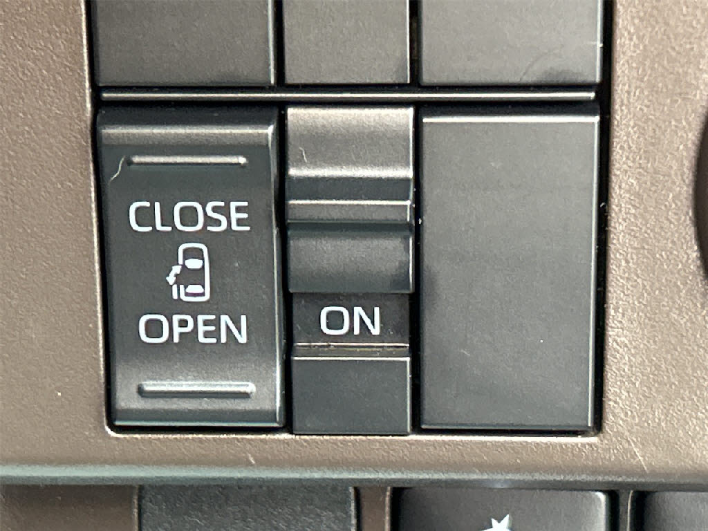 ダイハツ トール X 4WD