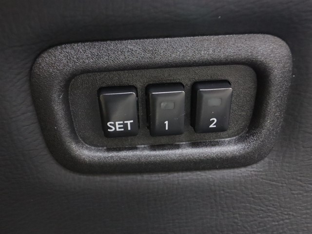 ニッサン エルグランド ライダーブラックライン