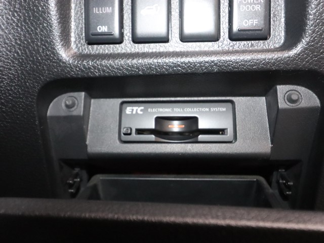 ニッサン エルグランド ライダーブラックライン