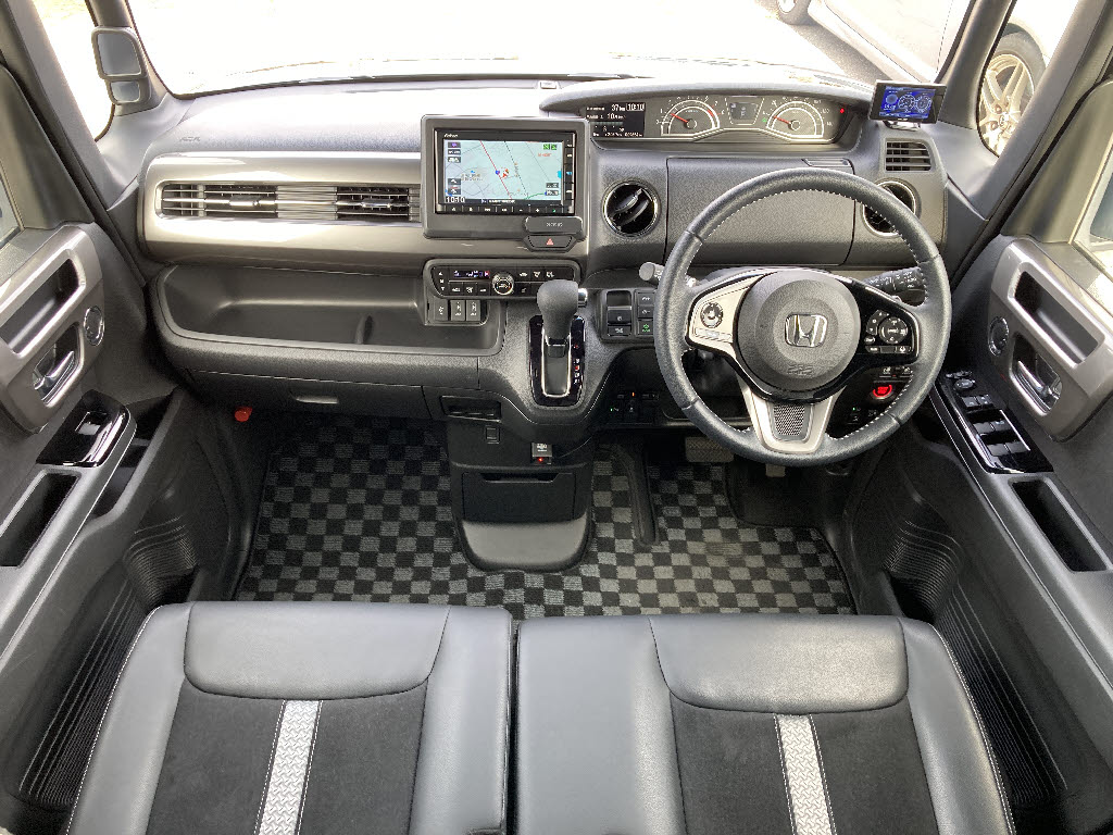 ホンダ Ｎ　ＢＯＸカスタム Lﾀｰﾎﾞ ｽﾀｲﾙﾌﾟﾗｽﾌﾞﾗｯｸ