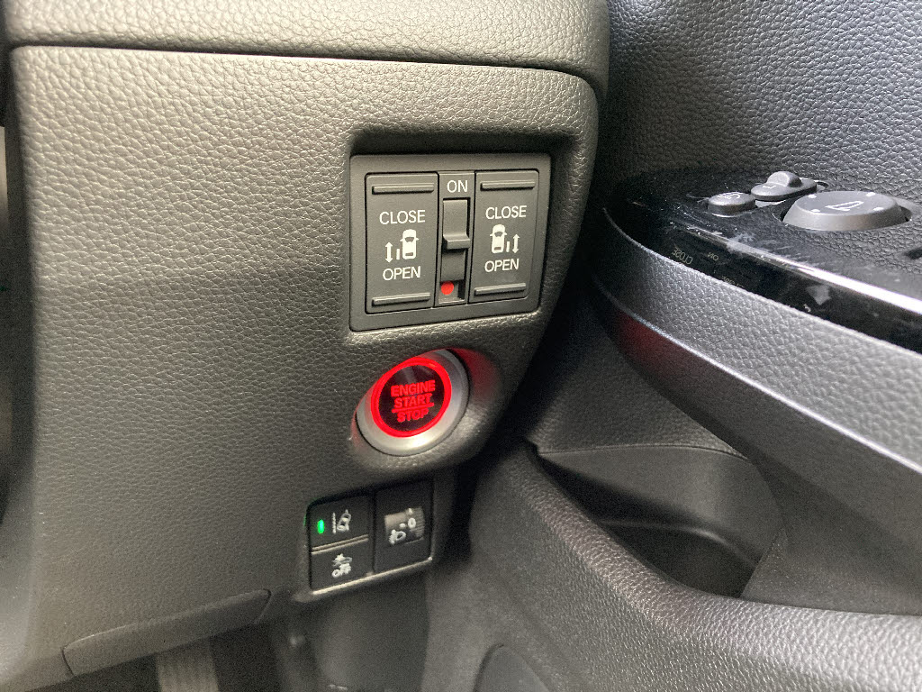 ホンダ Ｎ　ＢＯＸカスタム Lﾀｰﾎﾞ ｽﾀｲﾙﾌﾟﾗｽﾌﾞﾗｯｸ