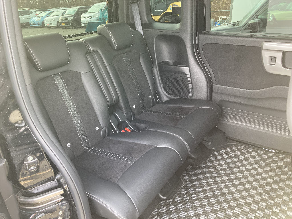 ホンダ Ｎ　ＢＯＸカスタム Lﾀｰﾎﾞ ｽﾀｲﾙﾌﾟﾗｽﾌﾞﾗｯｸ