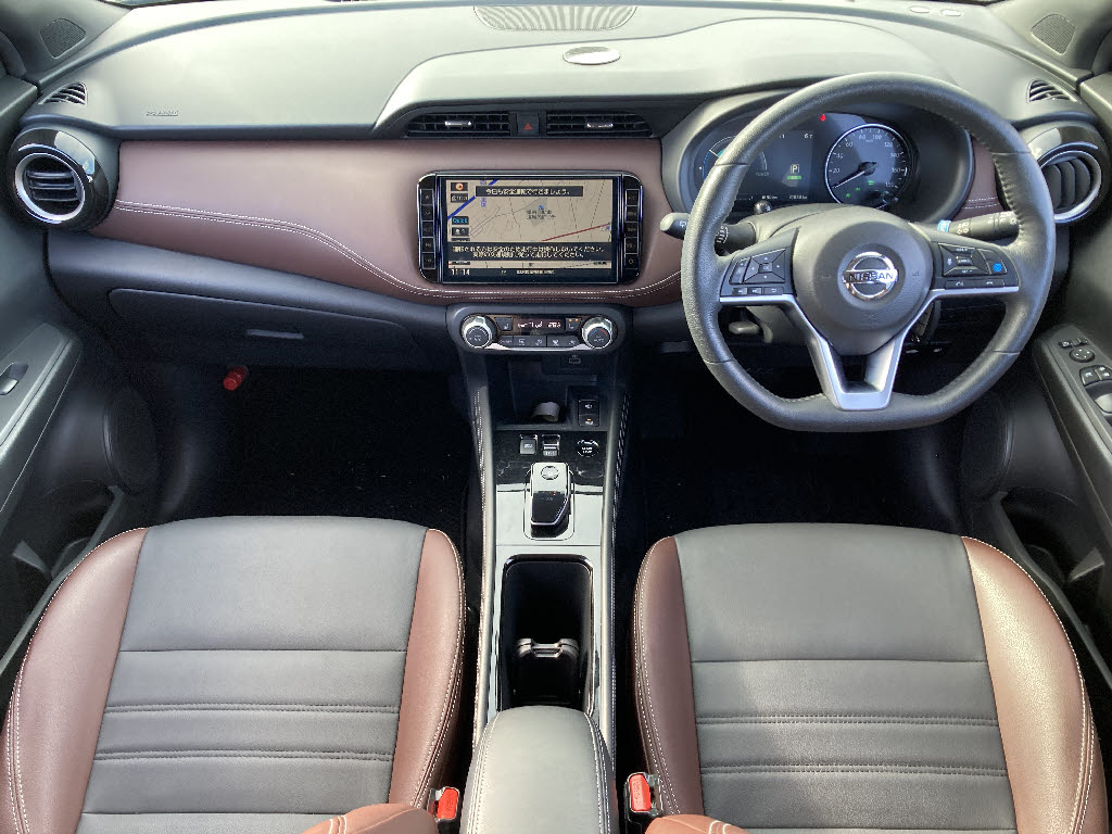 ニッサン キックス eﾊﾟﾜｰ X FOUR ｽﾀｲﾙｴﾃﾞｨｼｮﾝ