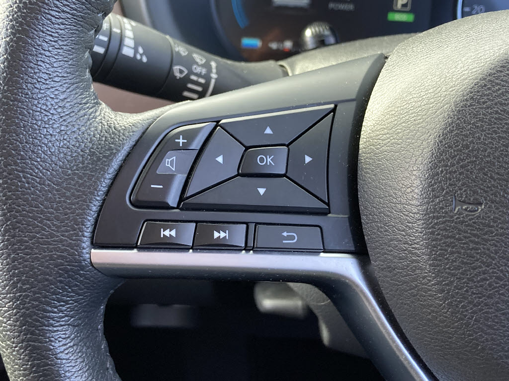 ニッサン キックス eﾊﾟﾜｰ X FOUR ｽﾀｲﾙｴﾃﾞｨｼｮﾝ