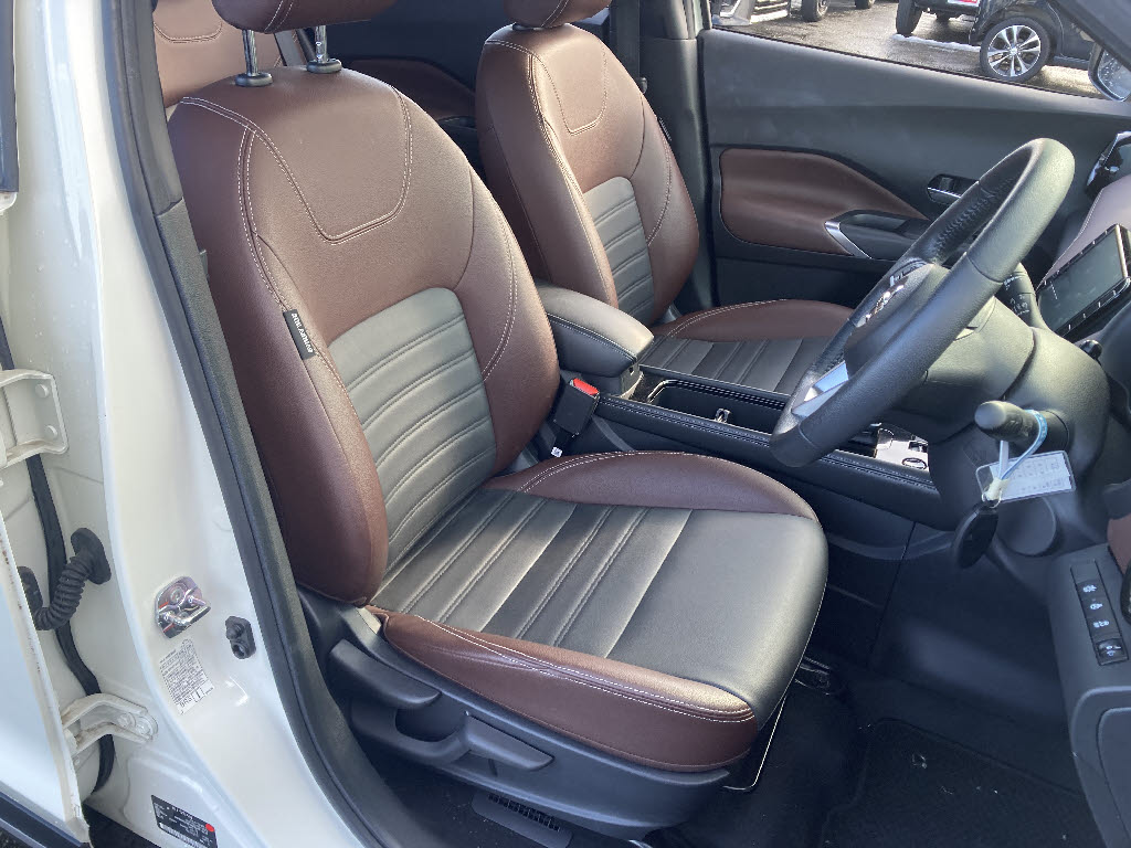 ニッサン キックス eﾊﾟﾜｰ X FOUR ｽﾀｲﾙｴﾃﾞｨｼｮﾝ