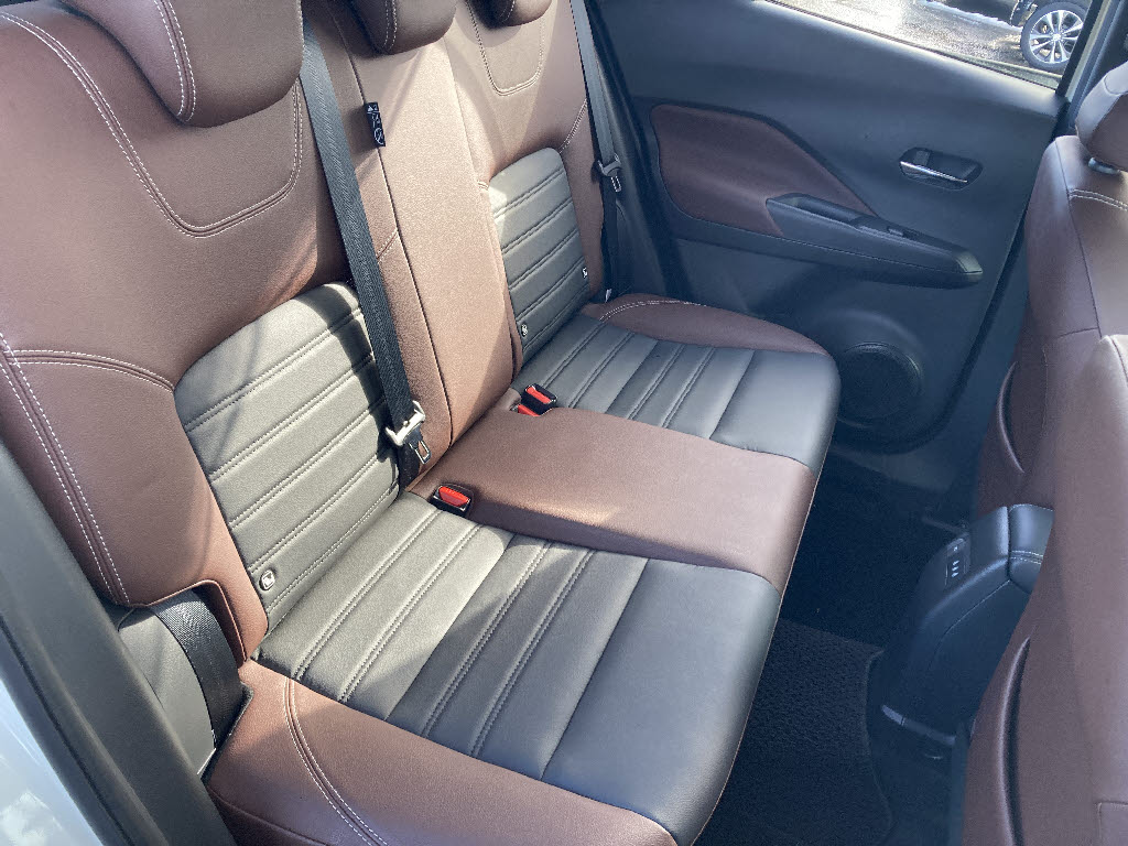 ニッサン キックス eﾊﾟﾜｰ X FOUR ｽﾀｲﾙｴﾃﾞｨｼｮﾝ