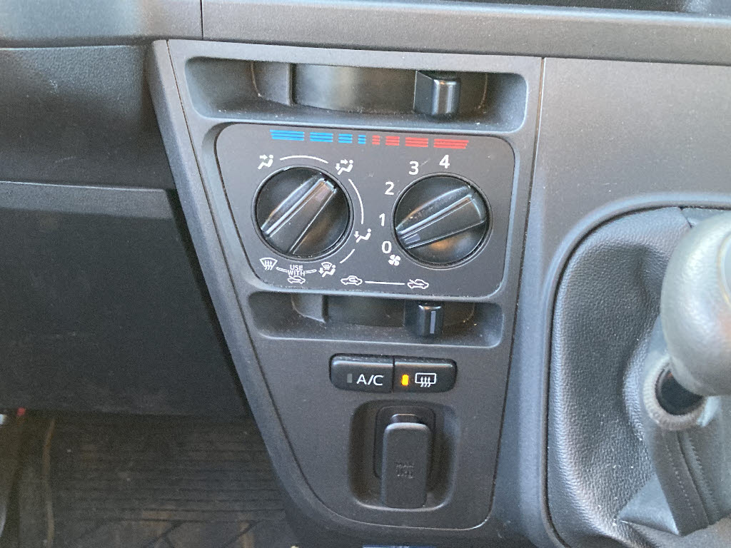 ダイハツ ハイゼットカーゴＶ 4WD ｽﾍﾟｼｬﾙ