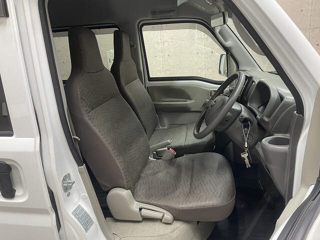 ニッサン NV100ｸﾘｯﾊﾟｰV DX　ｴﾏﾌﾞﾚﾊﾟｯｹｰｼﾞ