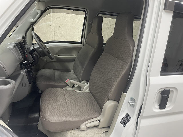 ニッサン NV100ｸﾘｯﾊﾟｰV DX　ｴﾏﾌﾞﾚﾊﾟｯｹｰｼﾞ