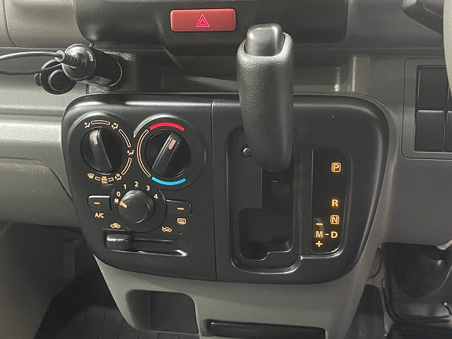 ニッサン NV100ｸﾘｯﾊﾟｰV DX　ｴﾏﾌﾞﾚﾊﾟｯｹｰｼﾞ