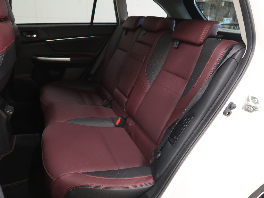 スバル レヴォーグ 1.6STIｽﾎﾟｰﾂｱｲｻｲﾄ 4WD