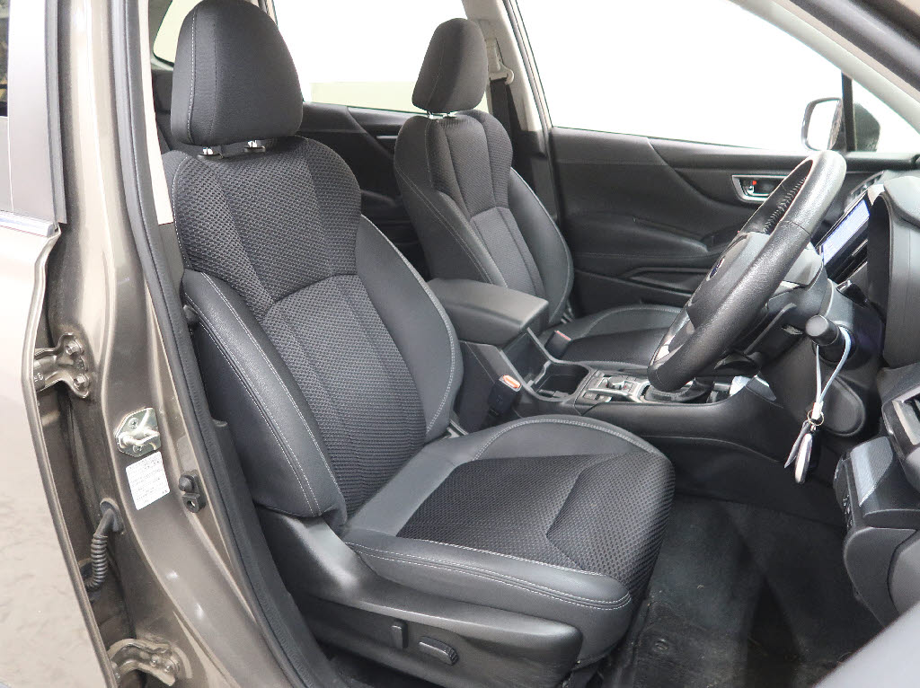 スバル フォレスター アドバンス