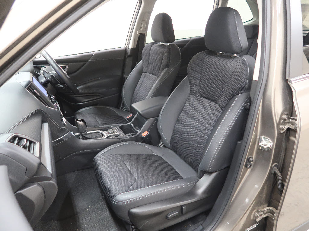 スバル フォレスター アドバンス