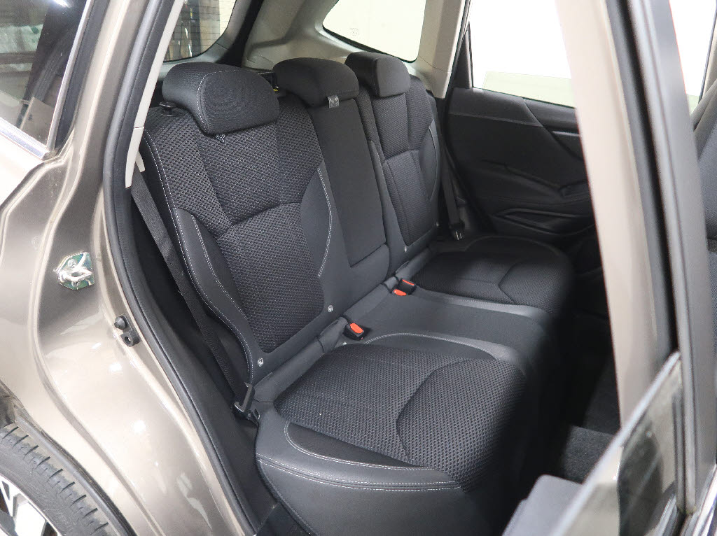 スバル フォレスター アドバンス