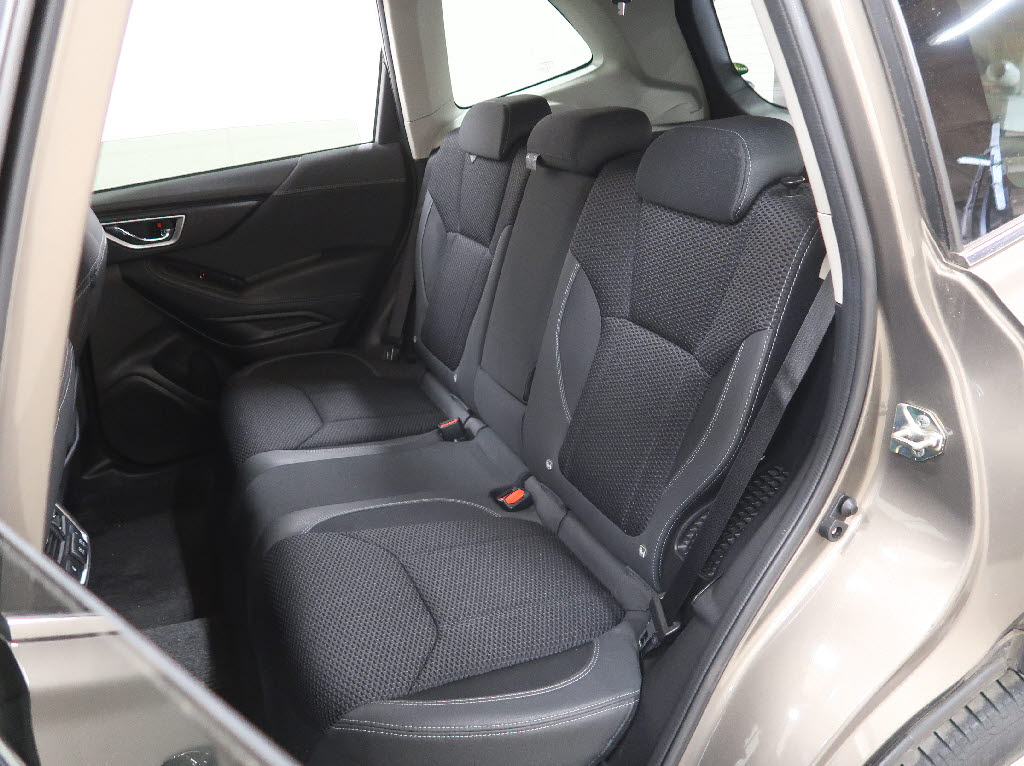 スバル フォレスター アドバンス