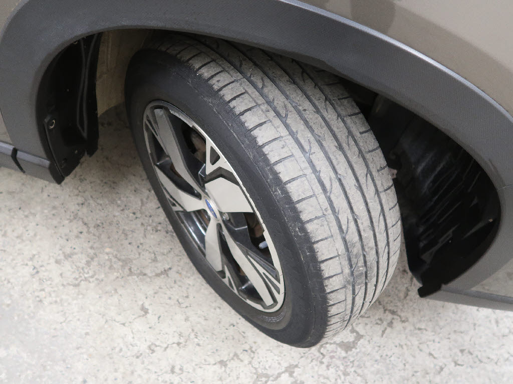 スバル フォレスター アドバンス