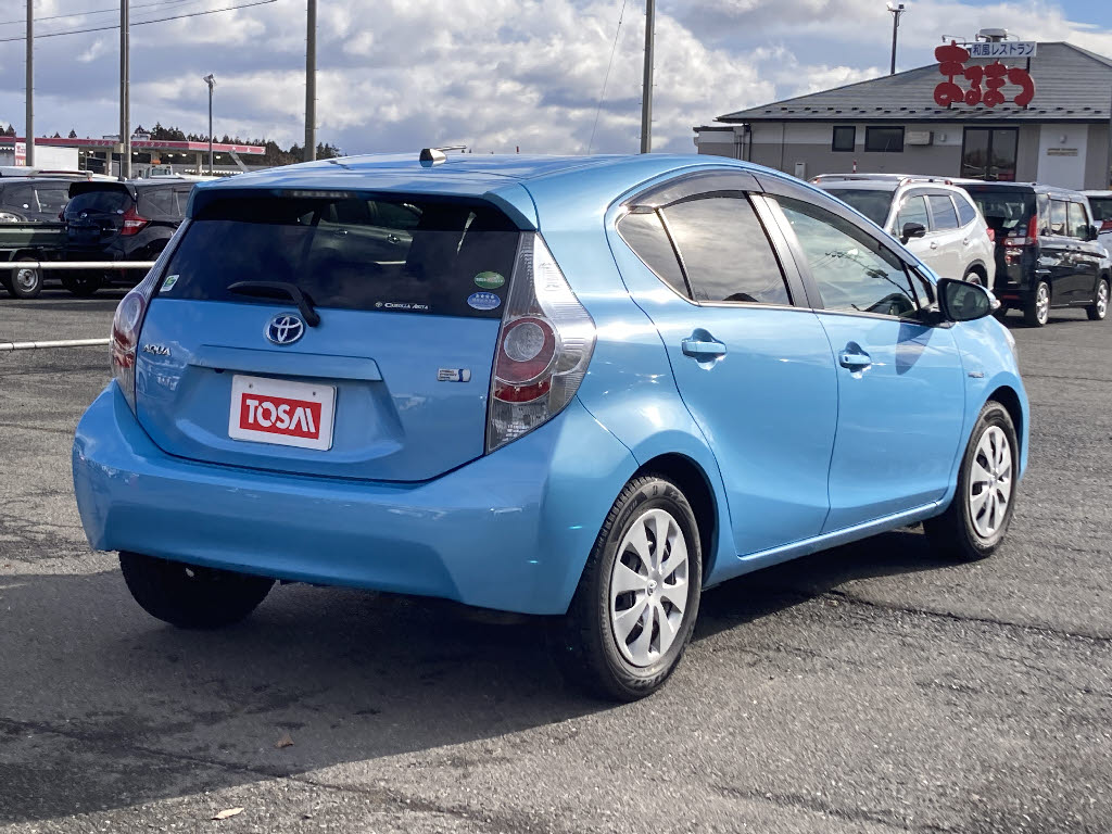 トヨタ アクア S