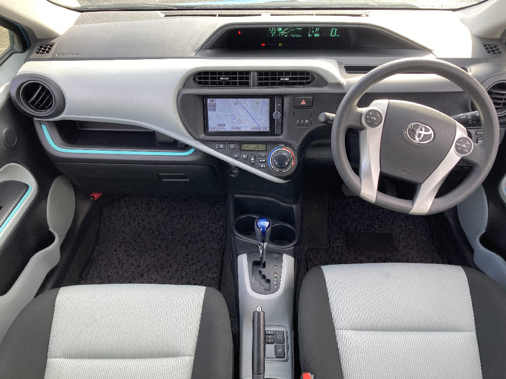 トヨタ アクア S