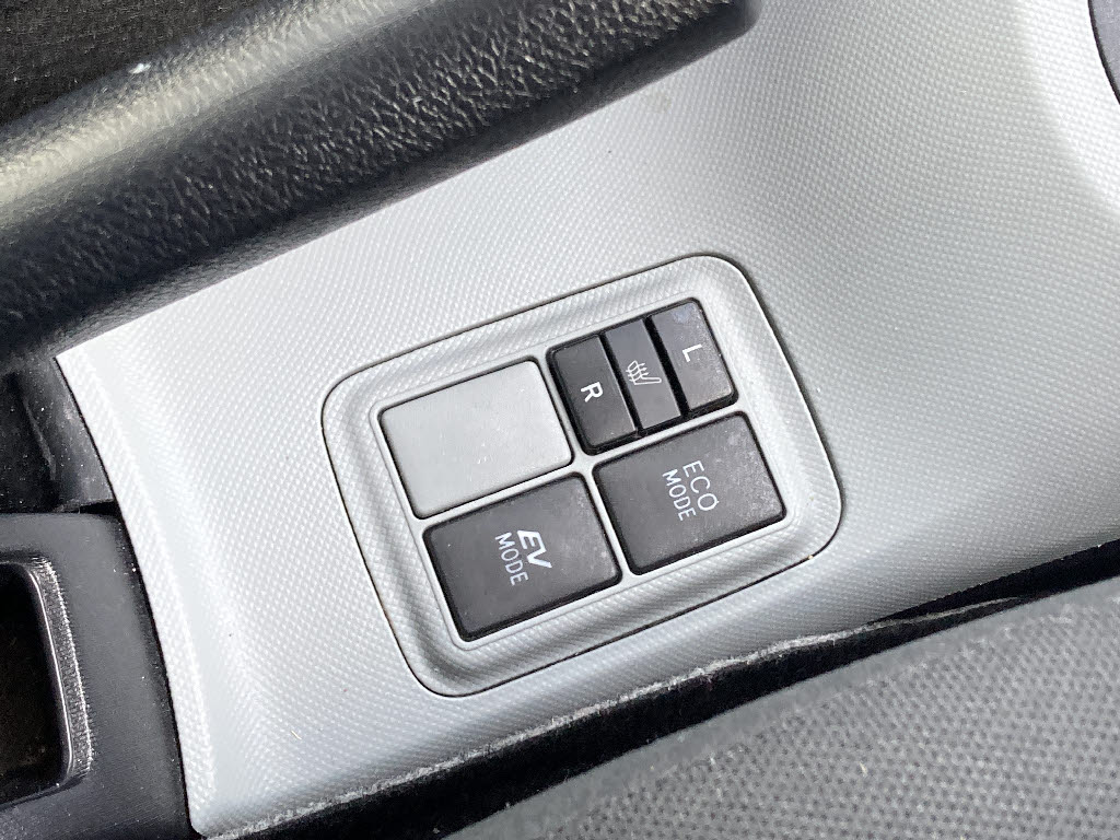 トヨタ アクア S