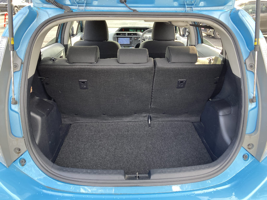 トヨタ アクア S