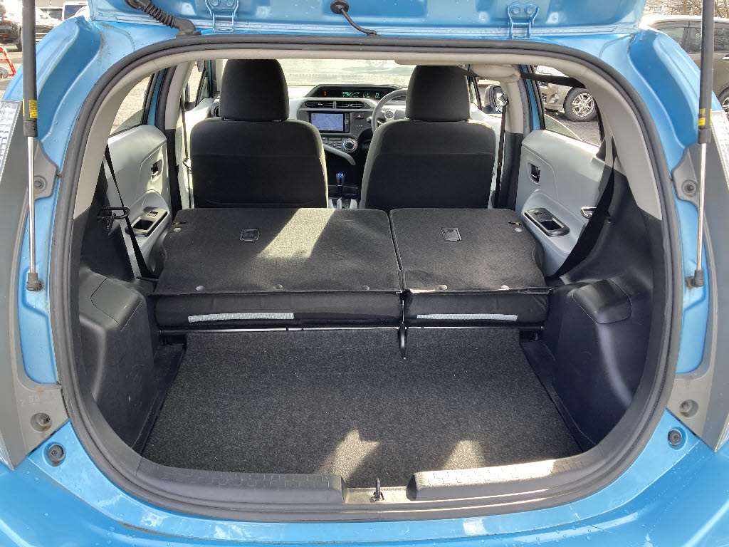 トヨタ アクア S