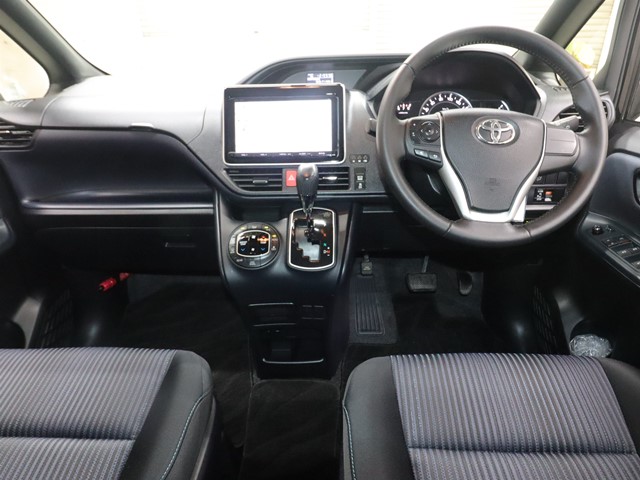 トヨタ ヴォクシー ZS