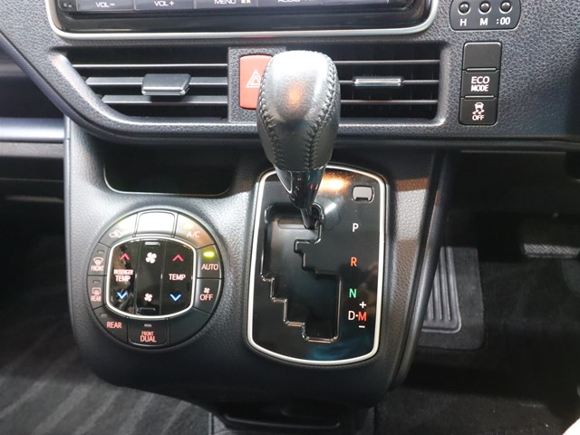 トヨタ ヴォクシー ZS