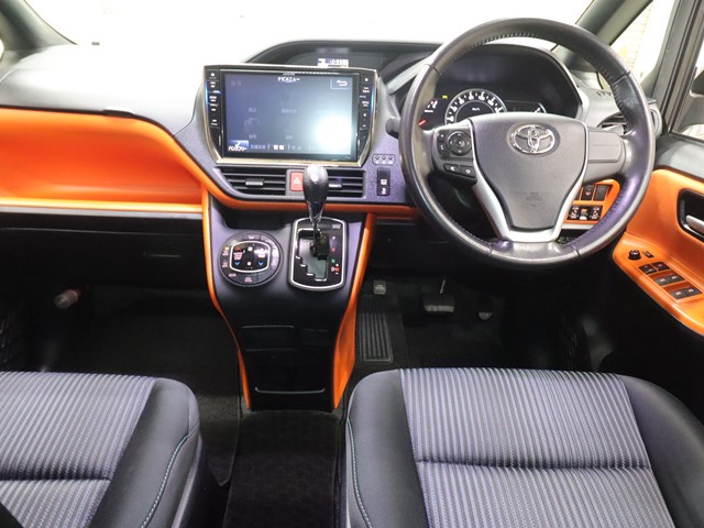 トヨタ ヴォクシー ＺＳ